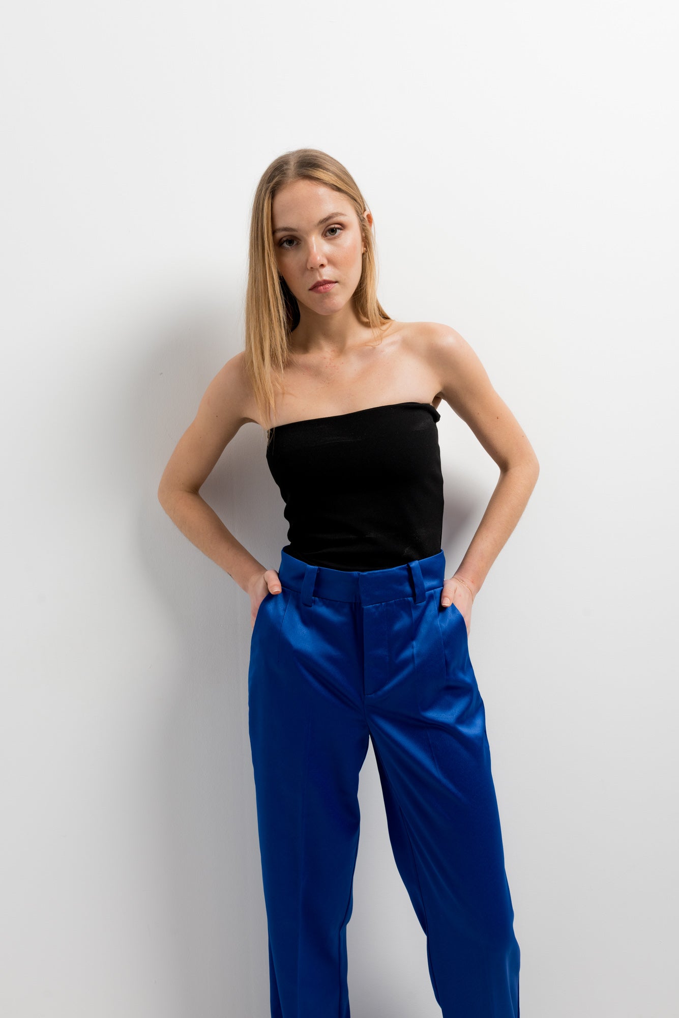 Pantalón satinado recto