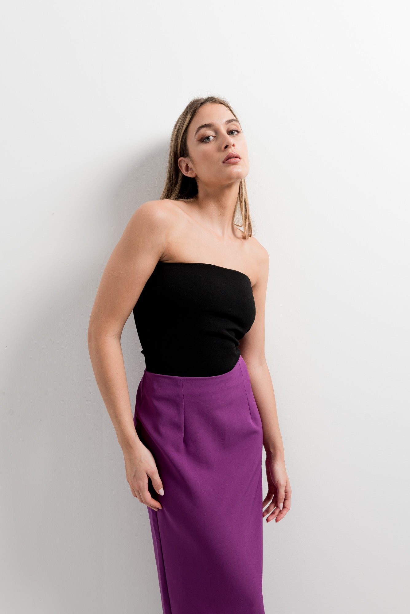 Falda midi abertura trasera
