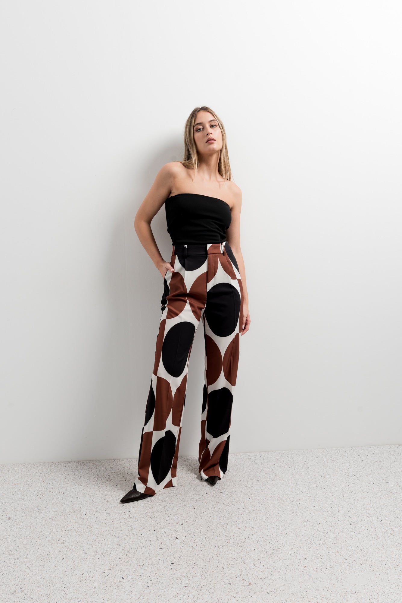 Pantalón estampado geométrico