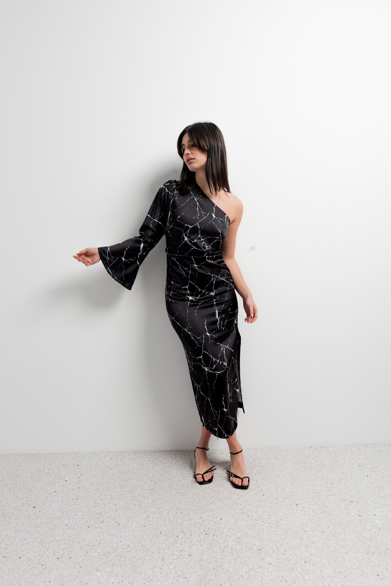 Vestido midi asimetrico