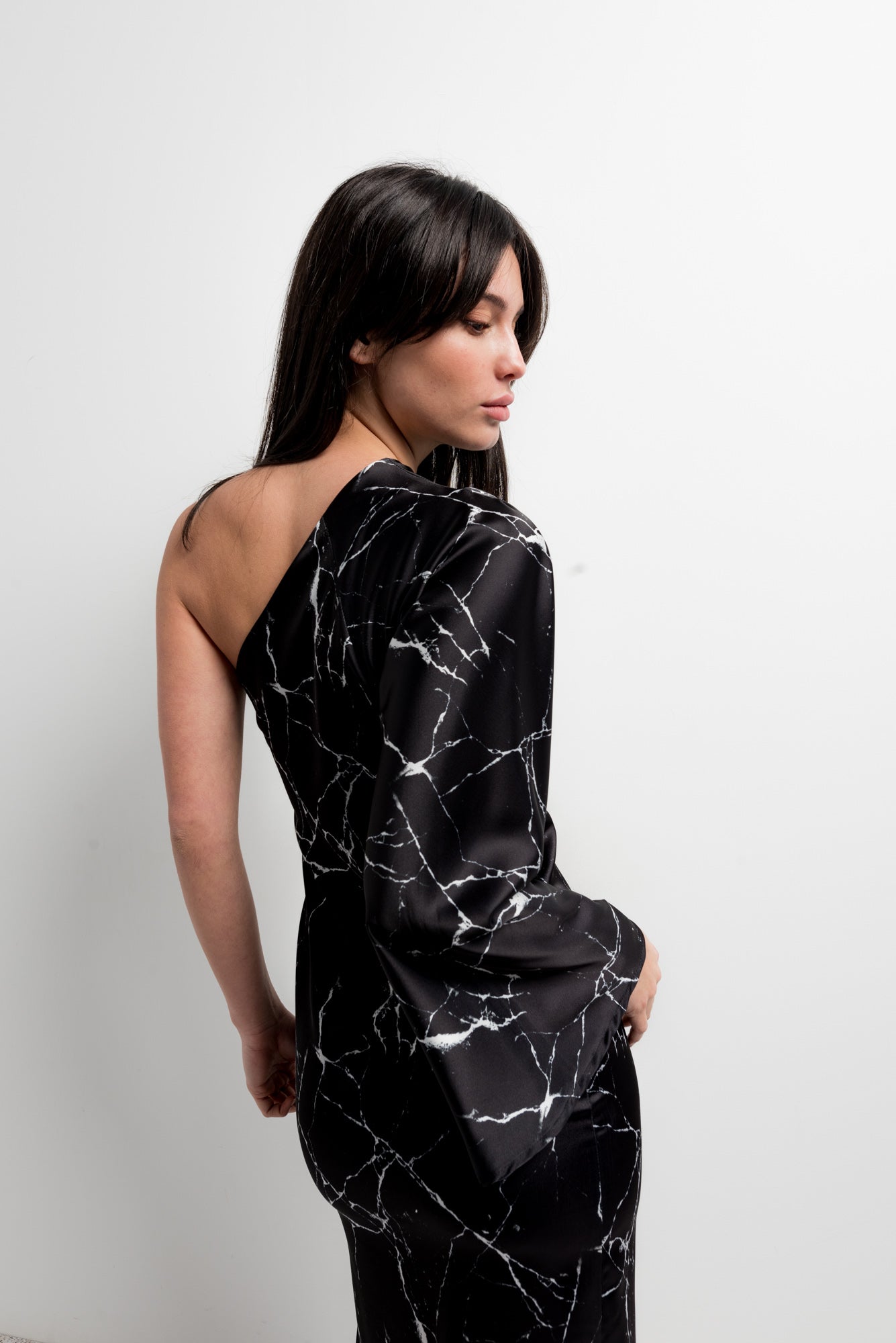 Vestido midi asimetrico