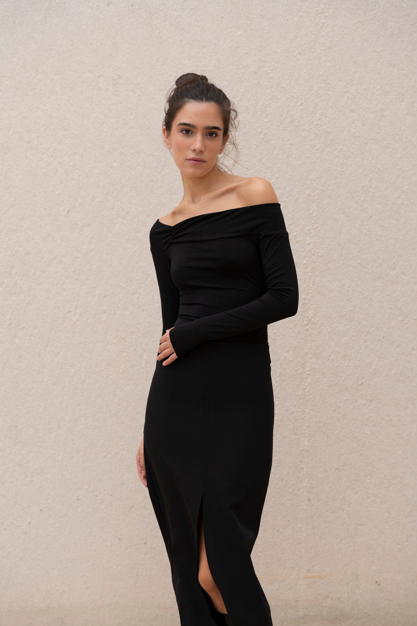 Falda midi con aberturas