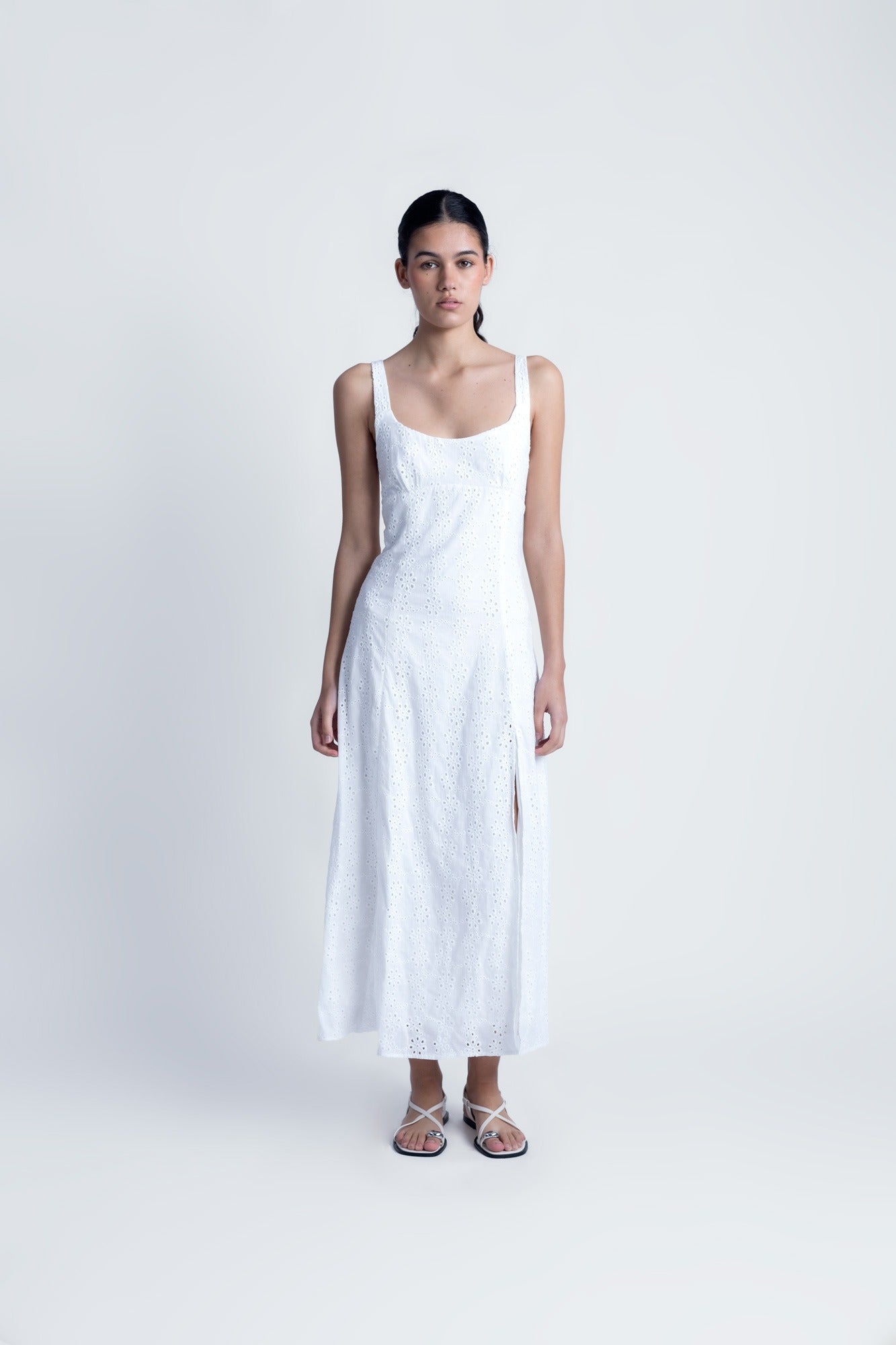 VESTIDO DE ALÇA BORDADO INGLES