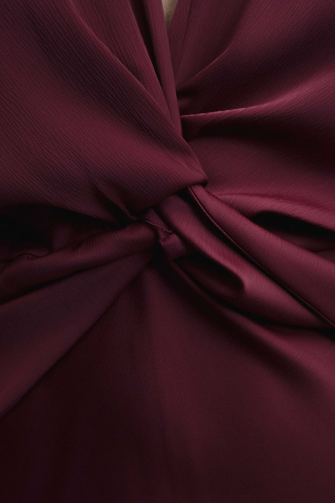 VESTIDO DE CETIM COM NÓ