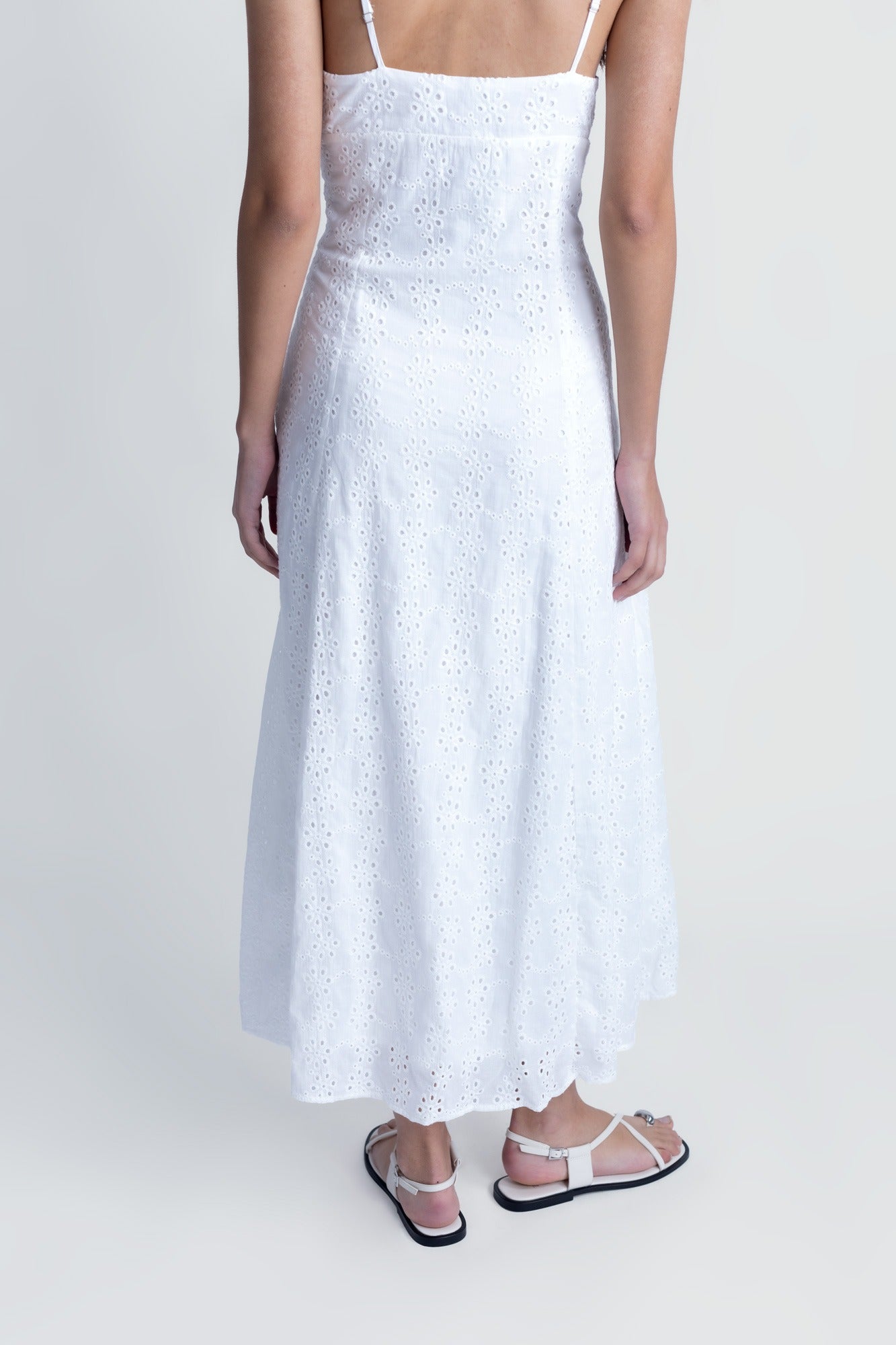 VESTIDO DE ALÇA BORDADO INGLES