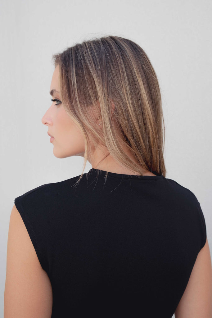 VESTIDO MIDI DE MALHA COM APLIQUE DOURADO