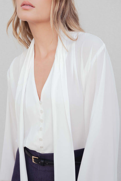 BLUSA FLUIDA COM LAÇO