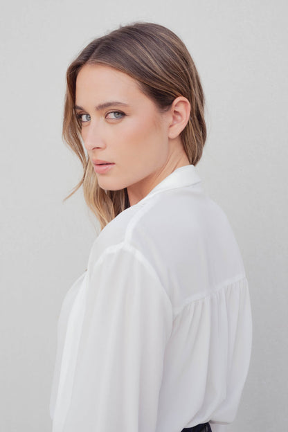 BLUSA FLUIDA COM LAÇO