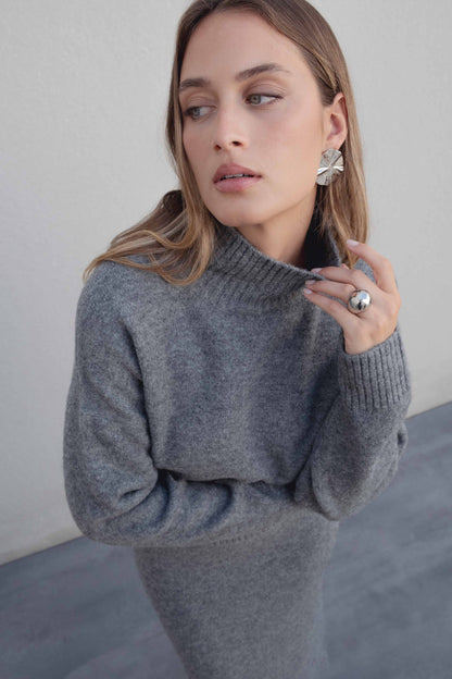 SUÉTER OVERSIZED COM GOLA ALTA