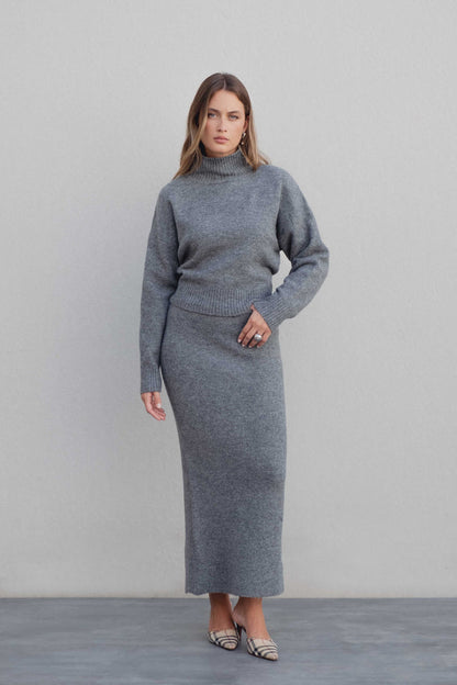 SUÉTER OVERSIZED COM GOLA ALTA