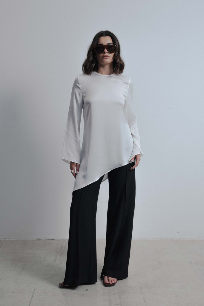 BLUSA DE CREPE ASSIMÉTRICO
