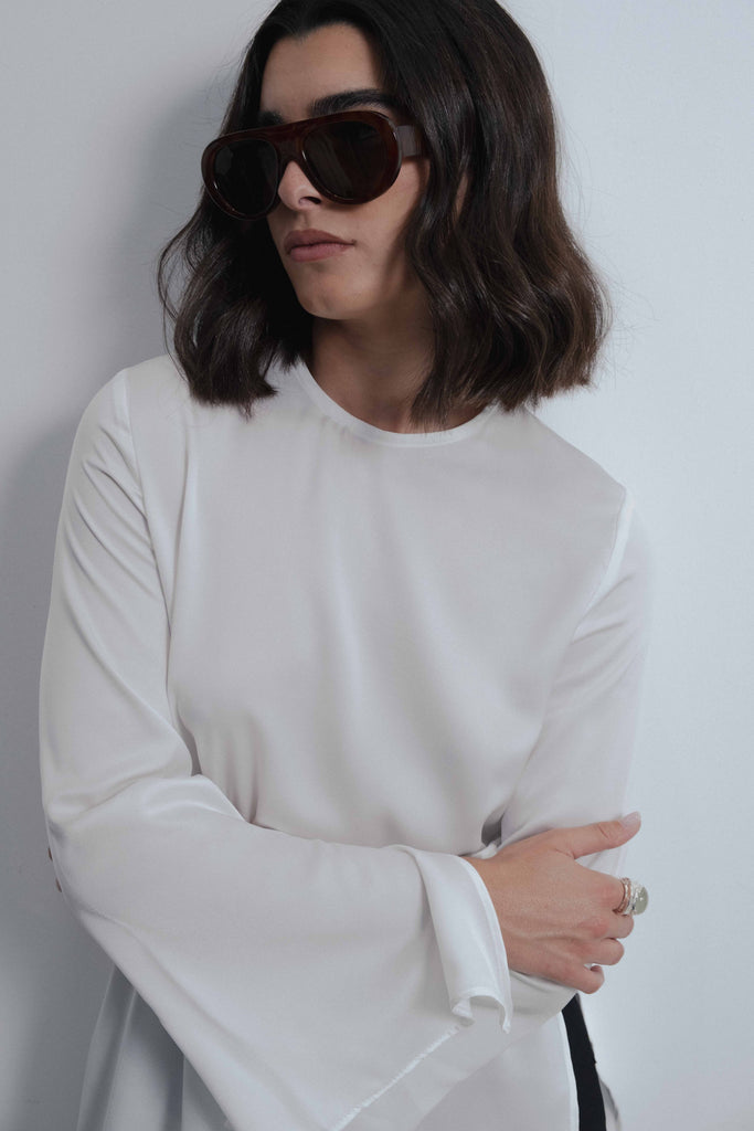BLUSA DE CREPE ASSIMÉTRICO