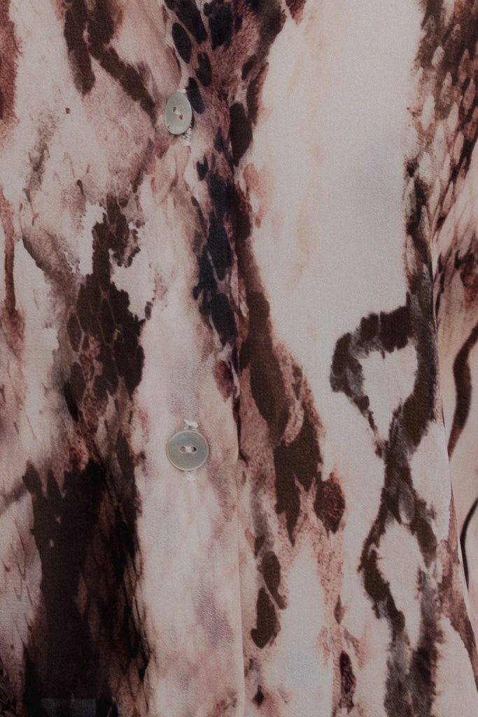 CAMISA ESTAMPADA SEMITRANSPARENTE