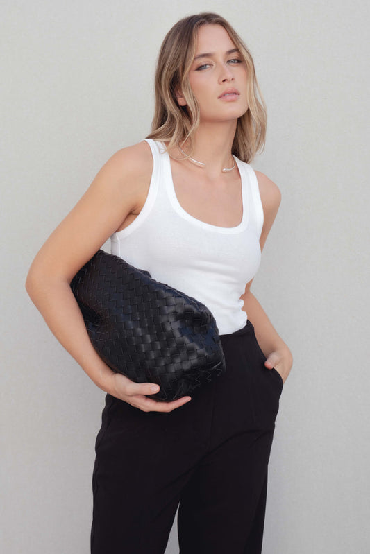 CALÇA BÁSICA COM PREGAS