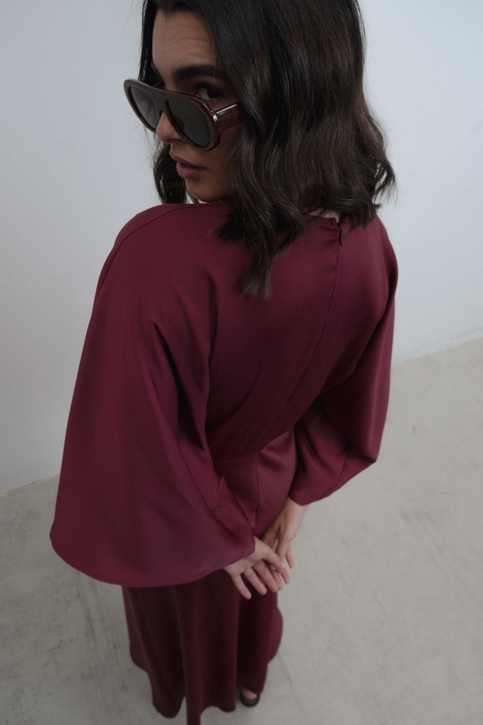 VESTIDO DE CETIM COM NÓ