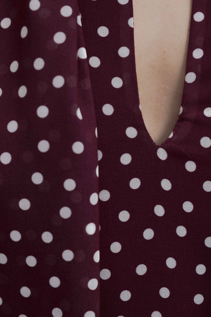 VESTIDO DE BOLINHAS COM LAÇO