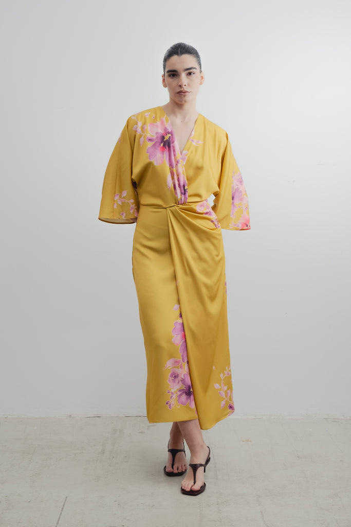VESTIDO MIDI COM ESTAMPA DE CETIM