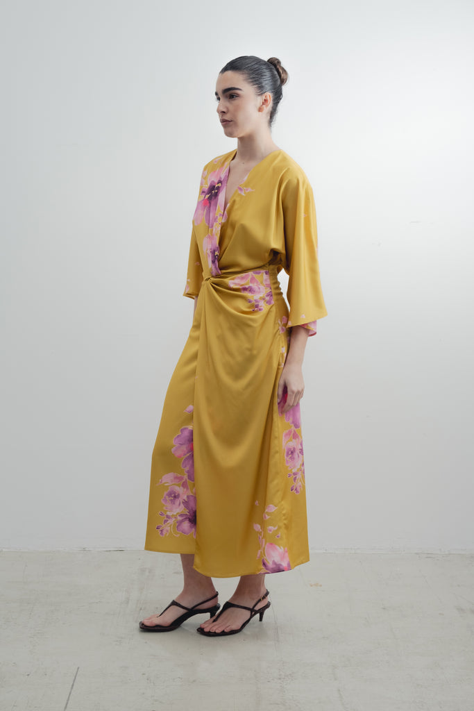 VESTIDO MIDI COM ESTAMPA DE CETIM