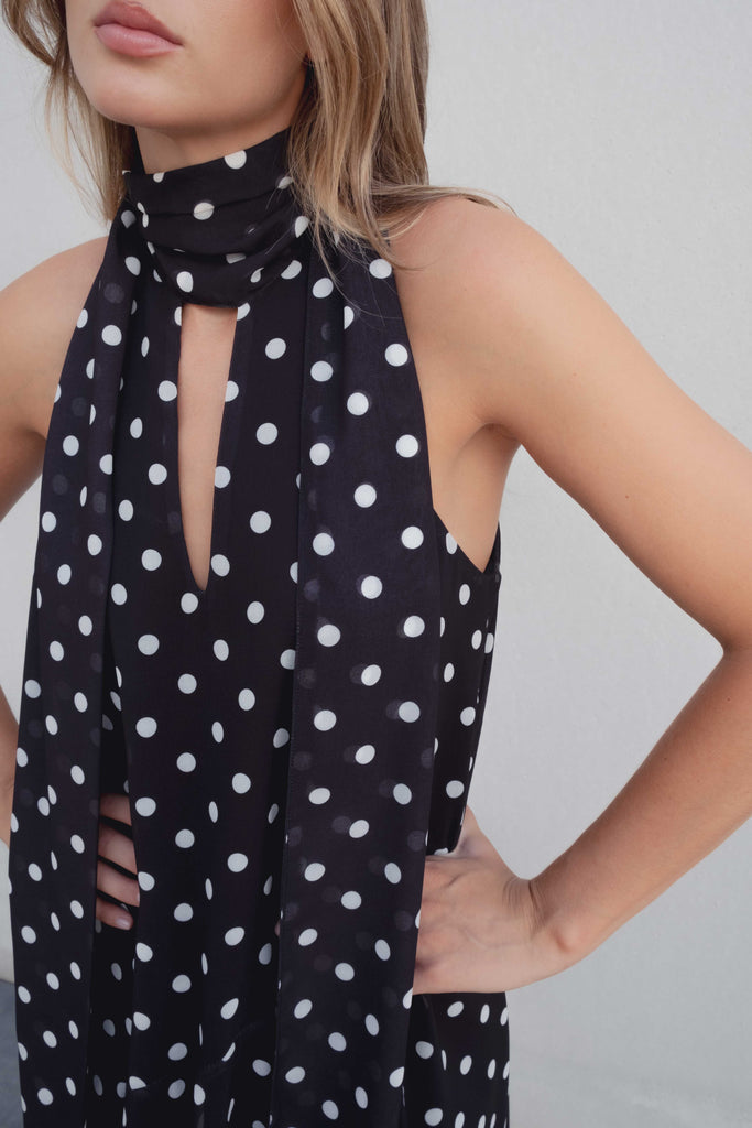 VESTIDO HALTER DE BOLINHAS