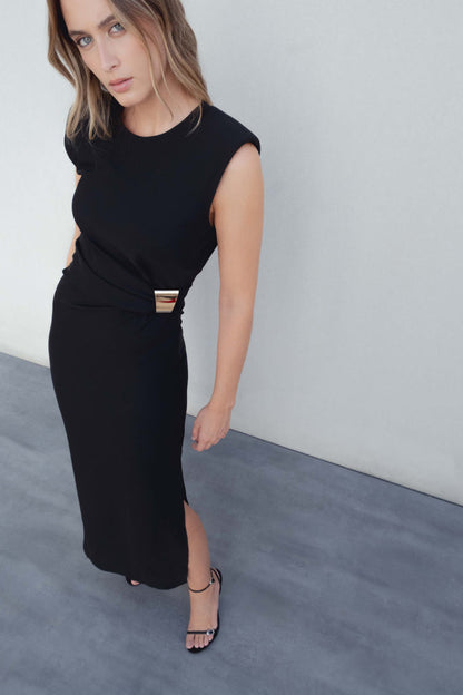 VESTIDO MIDI COM APLICAÇÃO DOURADA