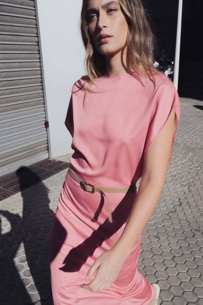 VESTIDO MIDI DE CETIM COM CINTO